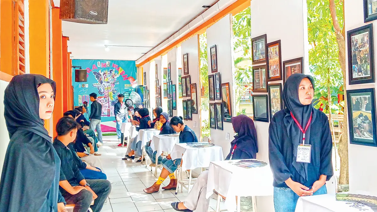 FESTIVAL : Sejumlah pelajar SMK saat gelaran film dokumenter minggu lalu. (YANA/RADAR BOJONEGORO)