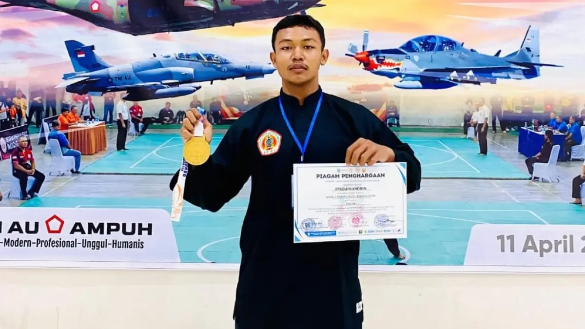 JUARA: Ittaqwin Khoirin berhasil meraih Juara 1 Pencak Silat Dandepohar 30 Cup 2026. (ISTIMEWA/RADAR BOJONEGORO)