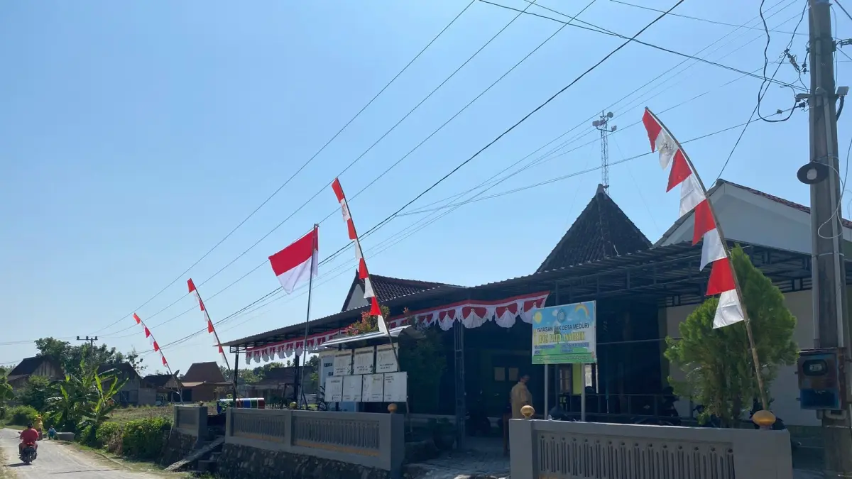 LANGGANAN KEKERINGAN: Desa Meduri, Kecamatan Margomulyo langganan kekeringan, tahun ini diprediksi kekeringan meluas di 73 desa yang tersebar di 20 kecamatan. (YANA DWI KURNIYA WATI/RADAR BOJONEGORO)