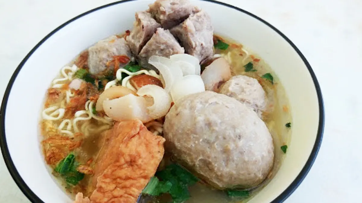 WARUNG BAKSO: Cek rekomendasi warung bakso jumbo di Surabaya.