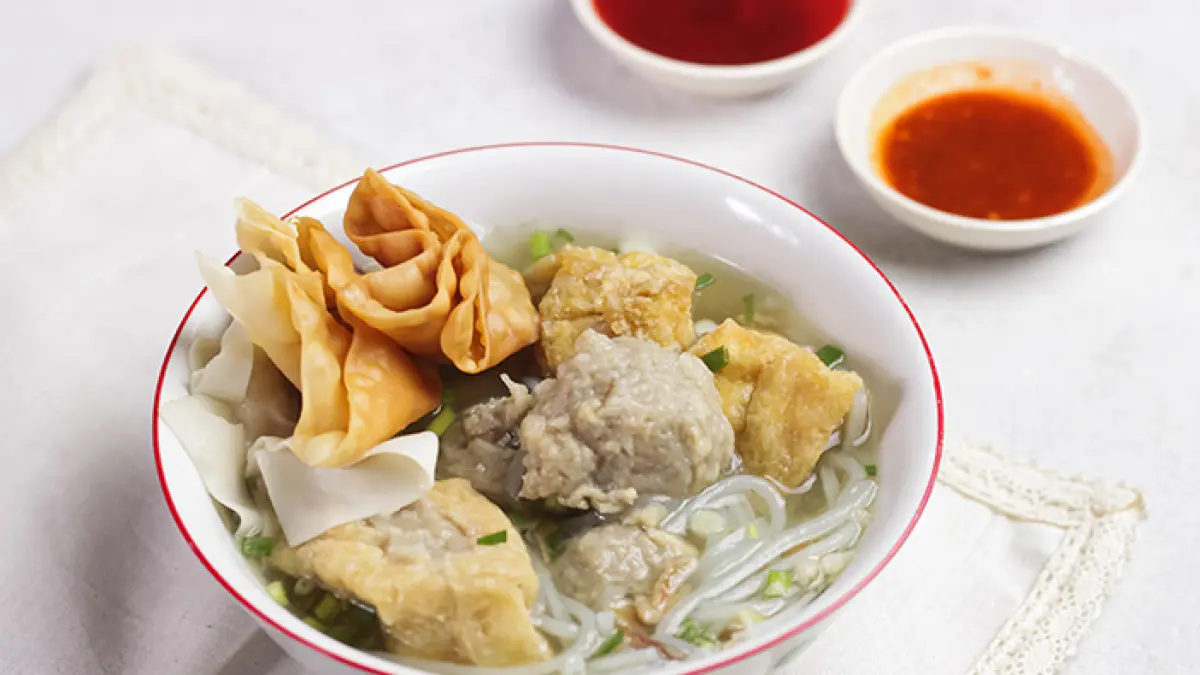 WARUNG BAKSO: Rekomendasi warung bakso legendaris di Malang.