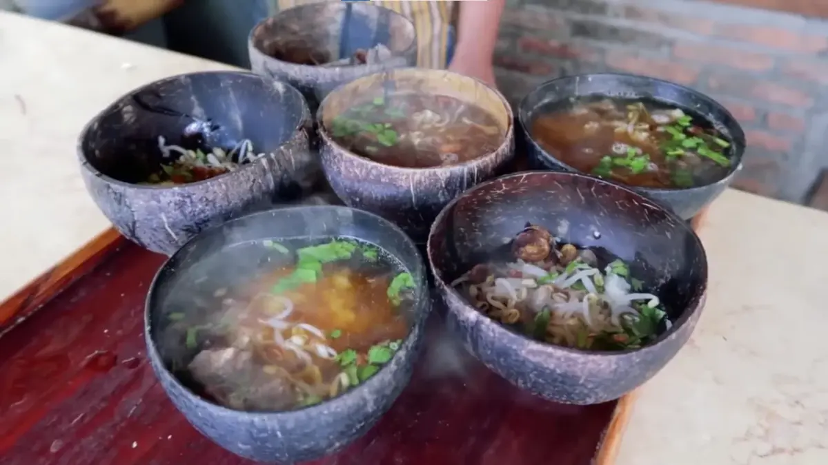 KULINER JOGJA: Rasakan soto bathok Mbah Karto di Jogja.