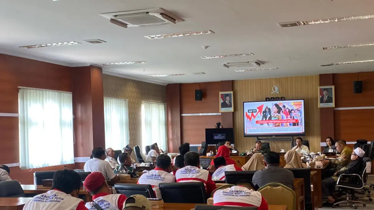 DISKUSI: DPRD menggelar diskusi terkait progres pembangunan KDKMP, ternyata ditemukan perbedaan data persiapan lahan antara pemkab dengan Kodim 0813. (YANA DWI KURNIYA WATI/RADAR BOJONEGORO)
