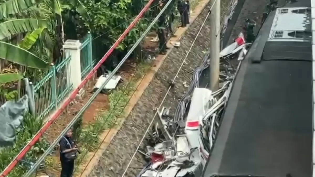 KECELAKAAN KERETA API: Kecelakaan kereta api bukan terjadi satu kali, pada 27 April 2026 terjadi Tragedi Bekasi, sebelumnya pada 19 Oktober 1987 terjadi Tragedi Bintaro. Kedua kejadian itu sama-sama terjadi di hari Senin.