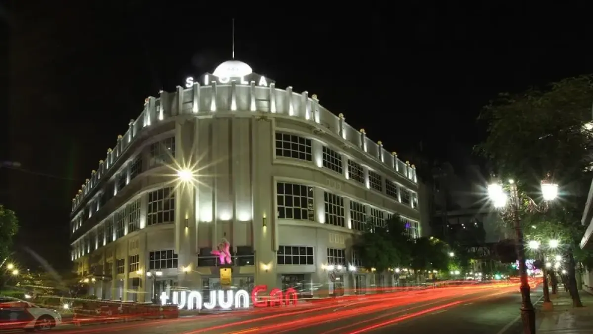 WISATA MALAM: Berikut rekomendasi 8 destinasi wisata malam di Surabaya.