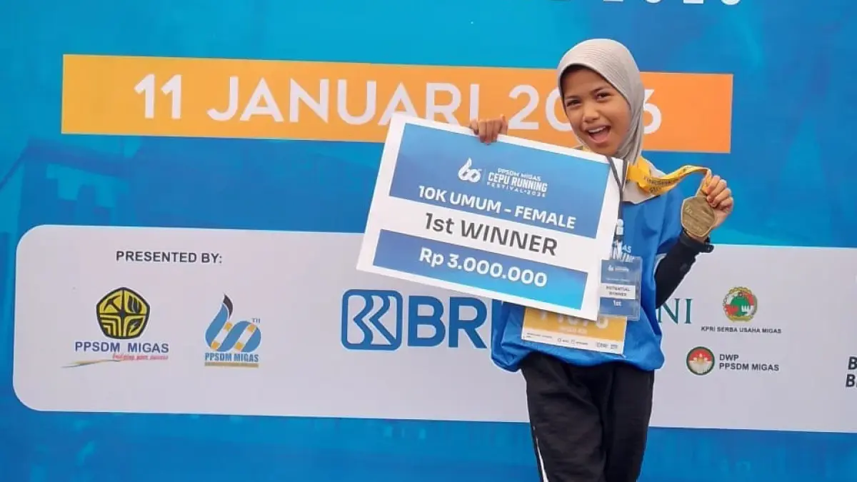 BERPRESTASI: Nafeeza Joza Hyndrawan pelari asal Kecamatan Padangan langganan juara, mulai Juara 1 kategori umum putri Jombang Fun Run 2026, hingga 10 Besar kategori 10 Open Nasional Jogja 10K 2026 Jogjakarta. (ISTIMEWA/RADAR BOJONEGORO)