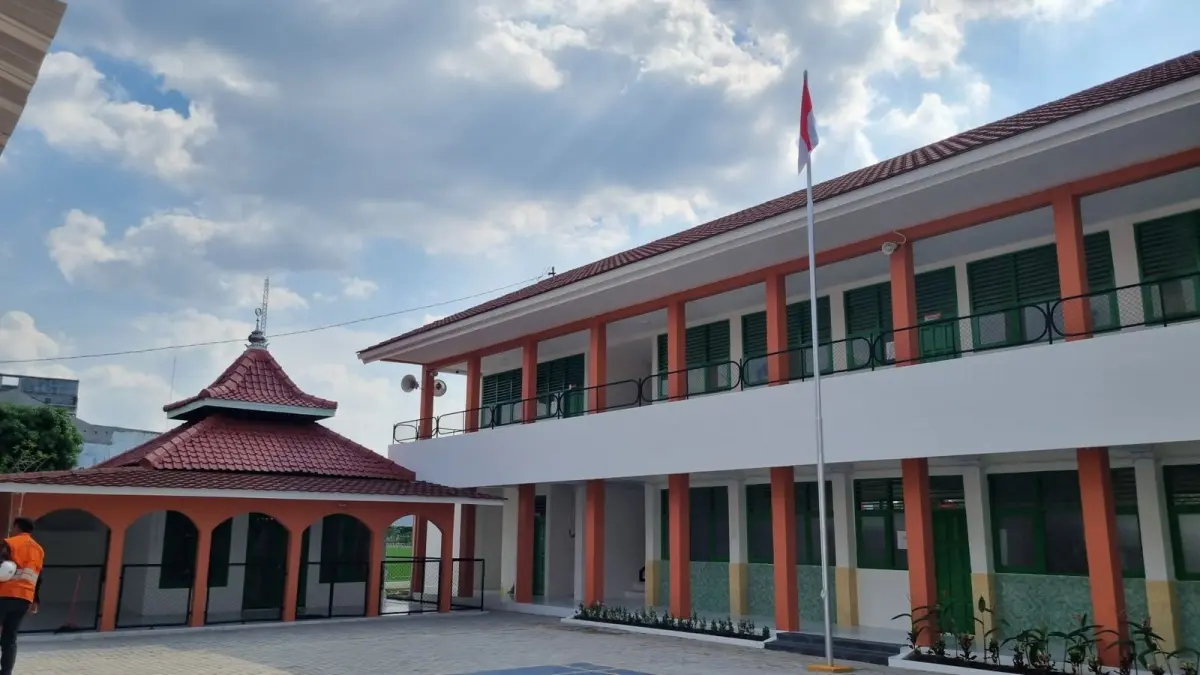 MENDESAK PENAMBAHAN GEDUNG: Kapasitas gedung SRMA 18 Blora saat ini sudah penuh, tapi tetap diminta membuka pendaftaran siswa baru. (RAHUL OSCARRA DUTA/RDR.BJN)