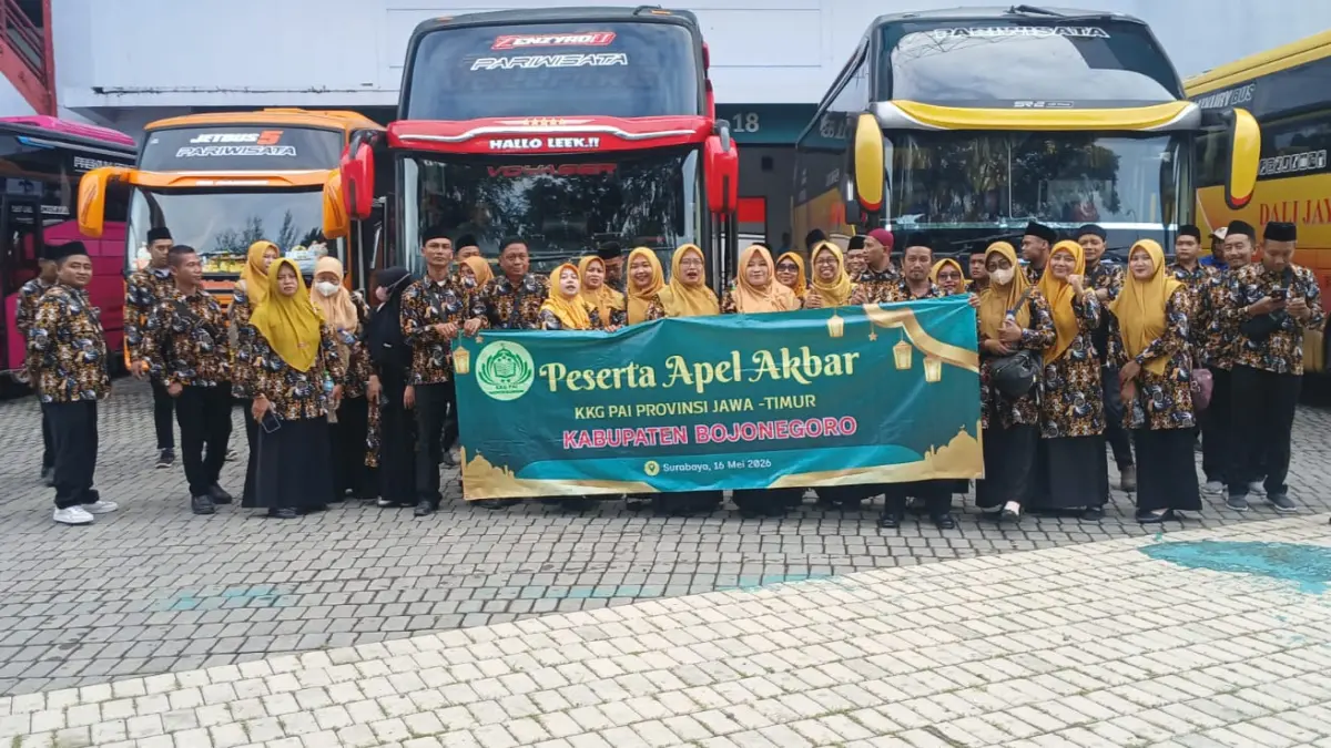 MENUJU SURABAYA: Rombongan GPAI Bojonegoro berangkat menuju Surabaya