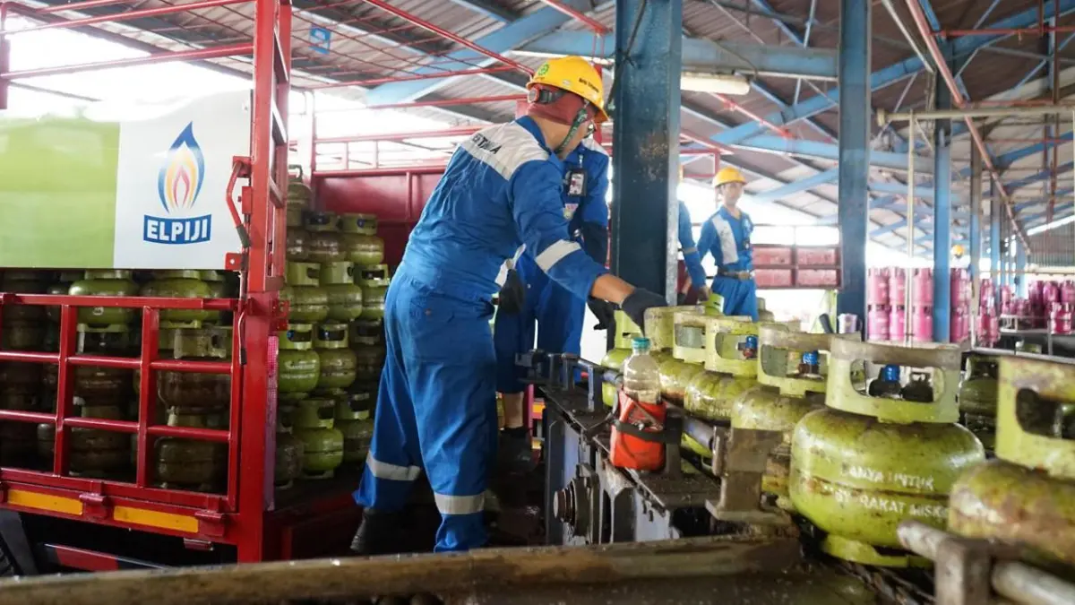 AMANKAN STOK: Selama libur panjang Hari Raya Idul Adha, Pertamina memastikan pasokan elpiji dan BBM aman. Ada penambahan penyaluran harian dibanding hari biasa. (ISTIMEWA/RADAR BOJONEGORO)