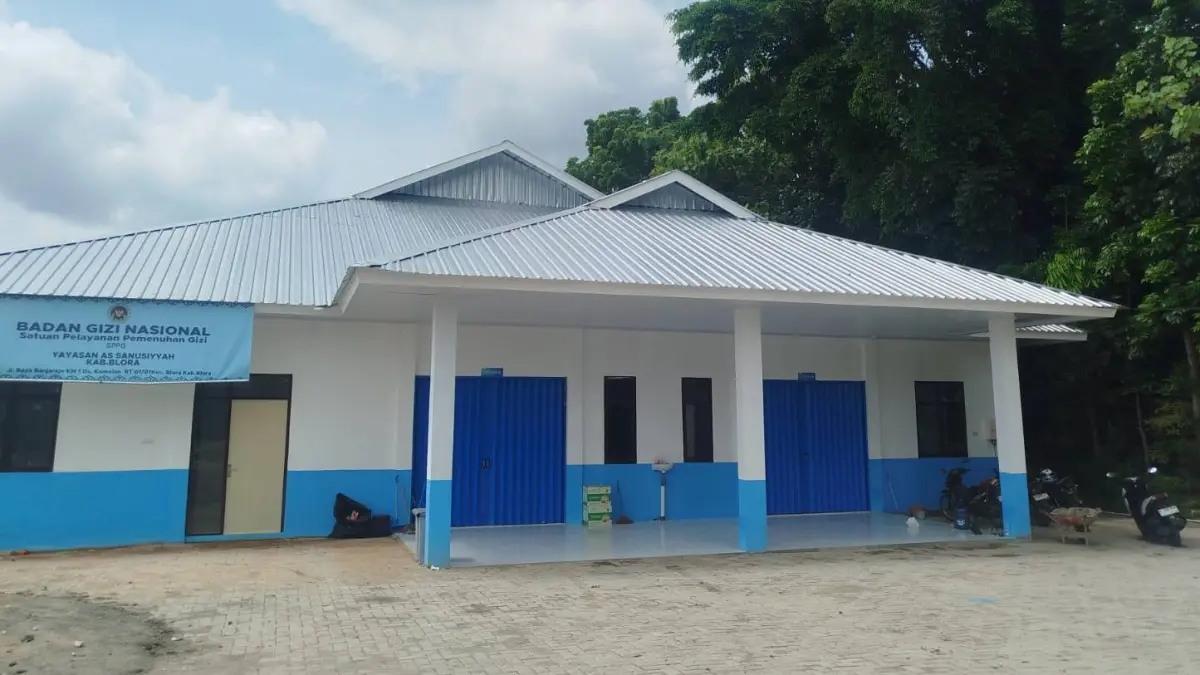 AKTIF LAGI : SPPG Kamolan yang sebelumnya kena suspend dan sekarang bisa beroperasi lagi. (ACHMAD SYAEROYZI/RADAR BOJONEGORO)