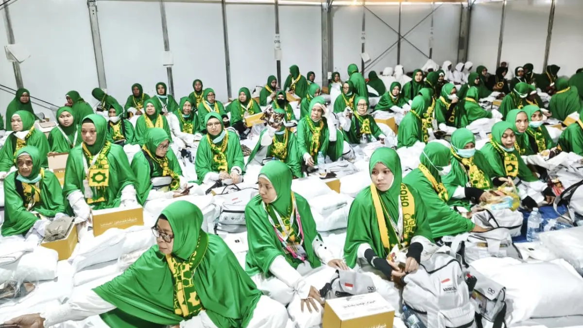 DI TANAH SUCI: Jemaah saat menjalani proses ibadah haji, Kemenhaj Bojonegoro mencatat tiga jemaah meninggal di Tanah Suci. (ISTIMEWA/RADAR BOJONEGORO)