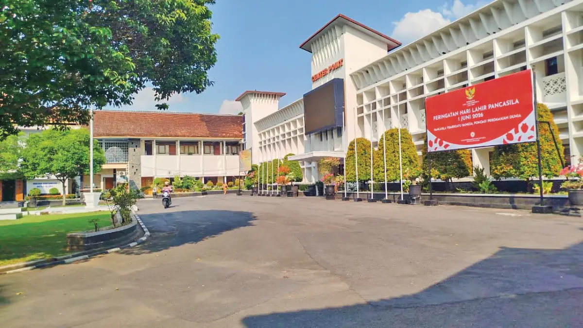 TERPENGARUH BBM: Sejumlah OPD melakukan peninjauan ulang dokumen perencanaan dan nilai pekerjaan, sebelum paket proyek diajukan ke proses lelang. (ACHMAD SYAEROYZI/RDR.BJN)