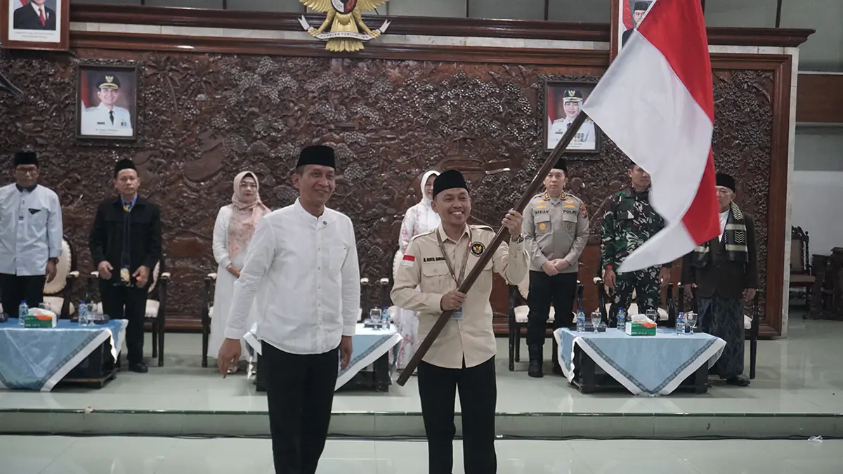 SAAT BERANGKAT: Proses pemberangkatan CJH di Pendapa Malowopati 1 Mei lalu, kloter 1-3 sudah kembali ke tanah air. (YUAN EDO/RADAR BOJONEGORO)