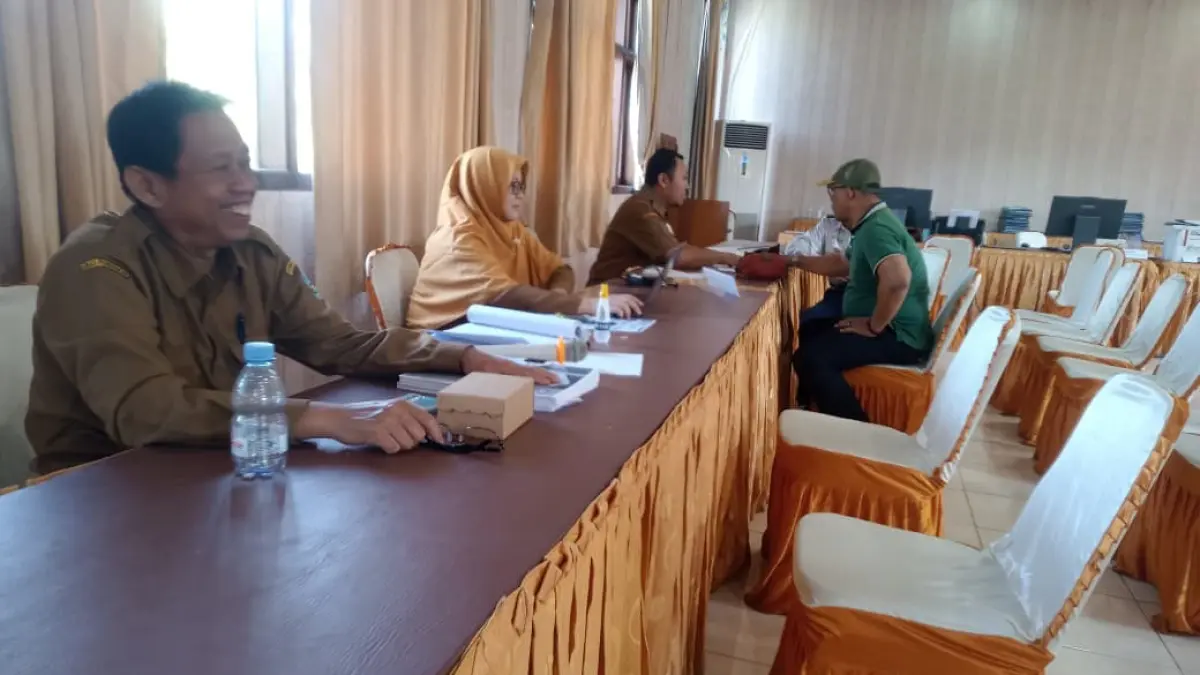 BERLANGSUNG DUA HARI: Pendaftaran SPMB SMA/SMK mulai dibuka besok (11/6), setelah pengambilan PIN berakhir kemarin (9/6). (M. IRVAN RAMADHON/RADAR BOJONEGORO)