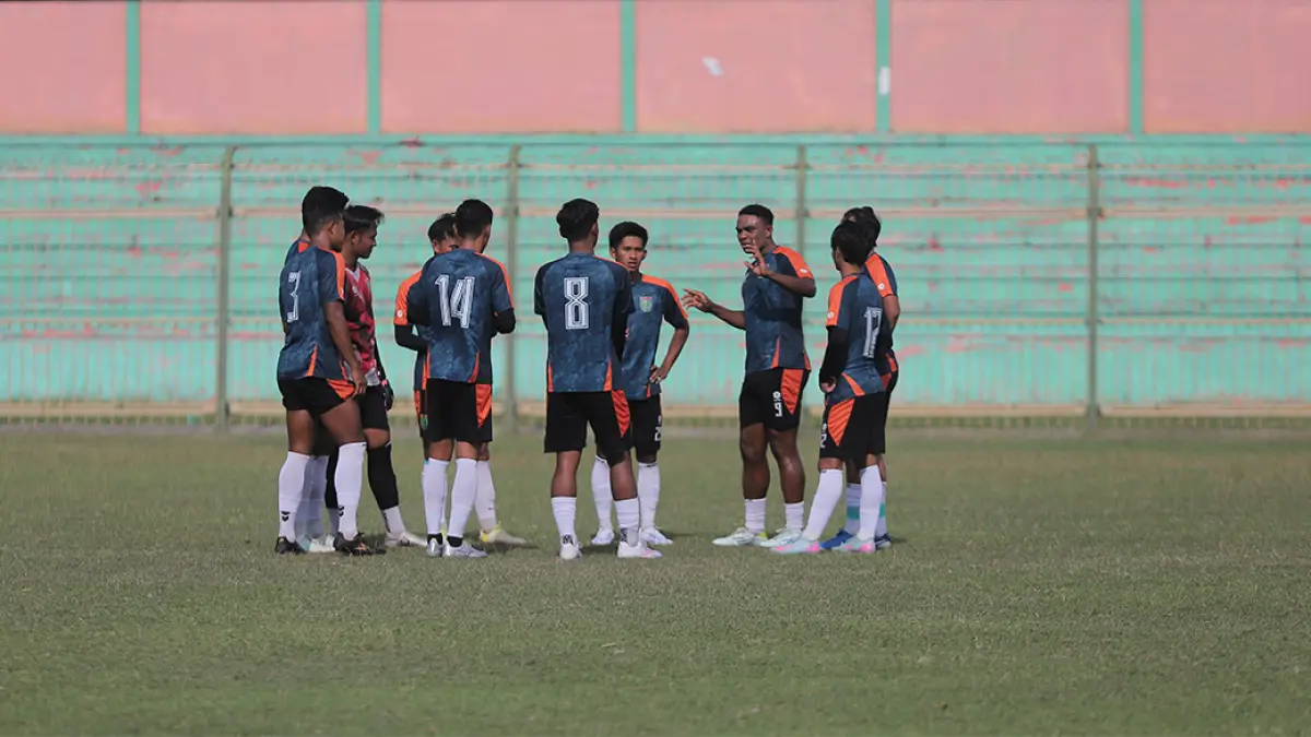 BUTUH PERHATIAN: Skuad Persibo Bojonegoro butuh perhatian pemkab setelah ditinggalkan presiden klub. (YUAN EDO/RADAR BOJONEGORO)