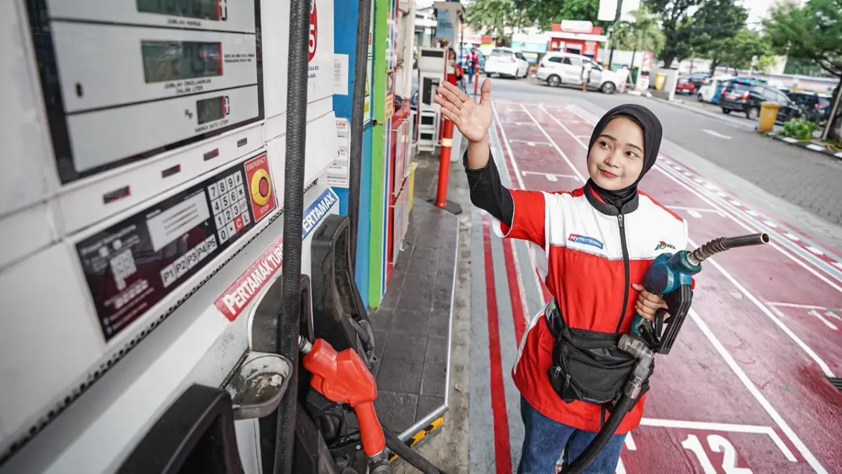 NAIK HARGA: Harga Pertamax dari Rp 12.300 per liter menjadi Rp 16.250 per liter per kemarin (10/6). (YANA DWI KURNIYA WATI/RADAR BOJONEGORO)