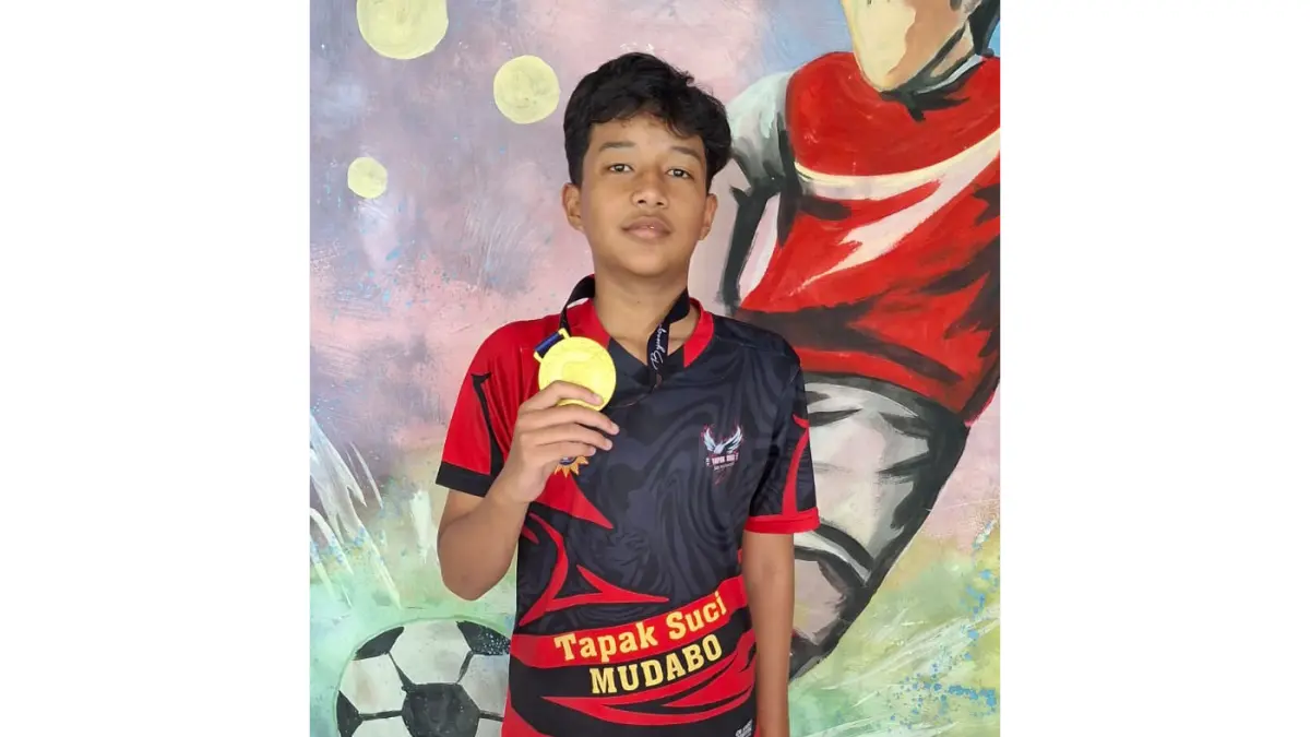GENERASI EMAS: Aidan Syahm Firman Bhaskara Pesilat Terbaik Putra Tingkat Usia Dini Kejuaraan Pencak Silat Bojonegoro Championship Tingkat Nasional. (ISTIMEWA/RADAR BOJONEGORO)