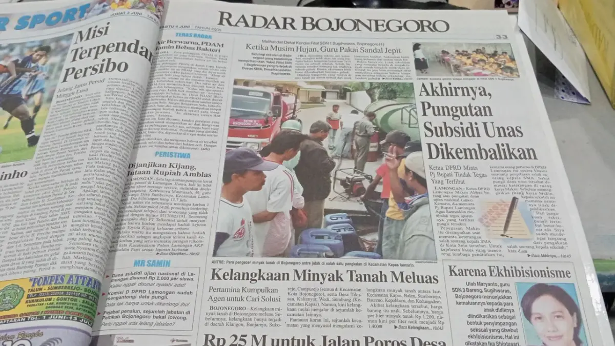 ANTRE: Arsip Radar Bojonegoro 4 Juni 2005 tentang antrean minyak tanah. (DOK. RADAR BOJONEGORO)&nbsp;