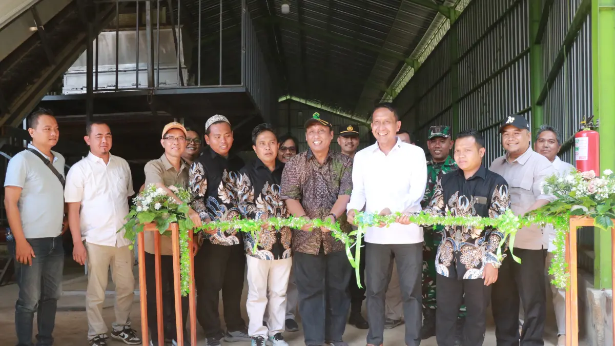 Peresmian dengan potong pita. (ISTIMEWA/RADAR BOJONEGORO) 