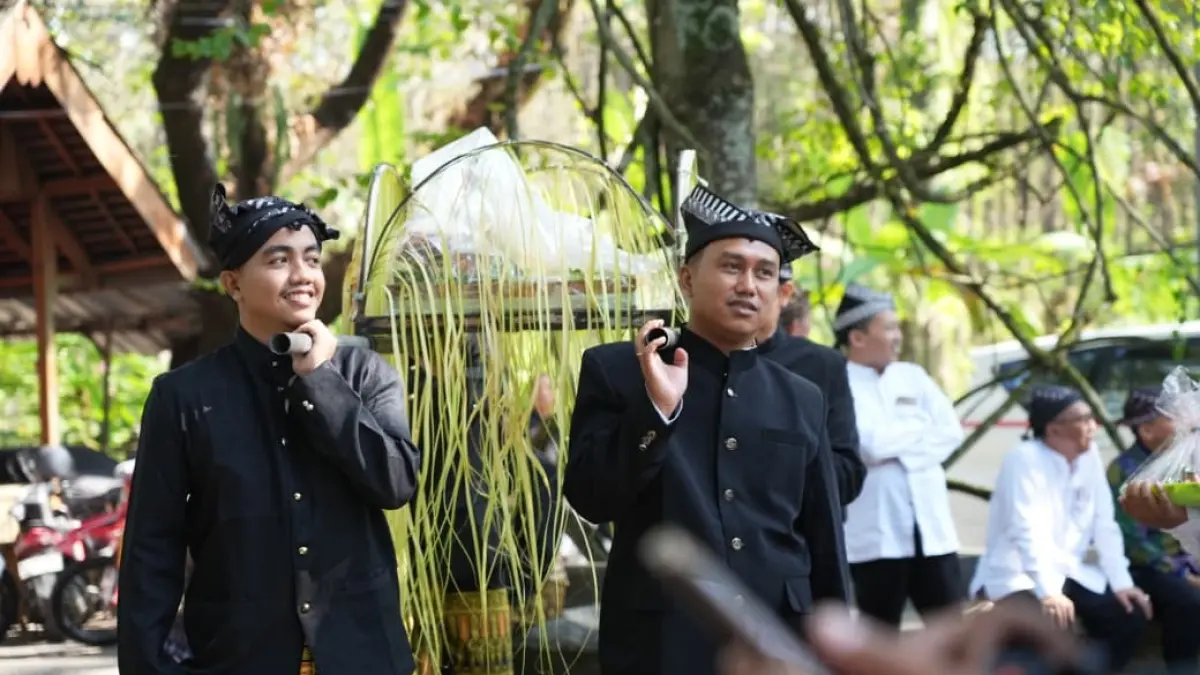 SATU SURA: Pemkab Bojonegoro berkomitmen melestarikan budaya melalui gelaran Ruwatan Murwakala di Kayangan Api, kemarin (16/6). (ISTIMEWA/RADAR BOJONEGORO)
