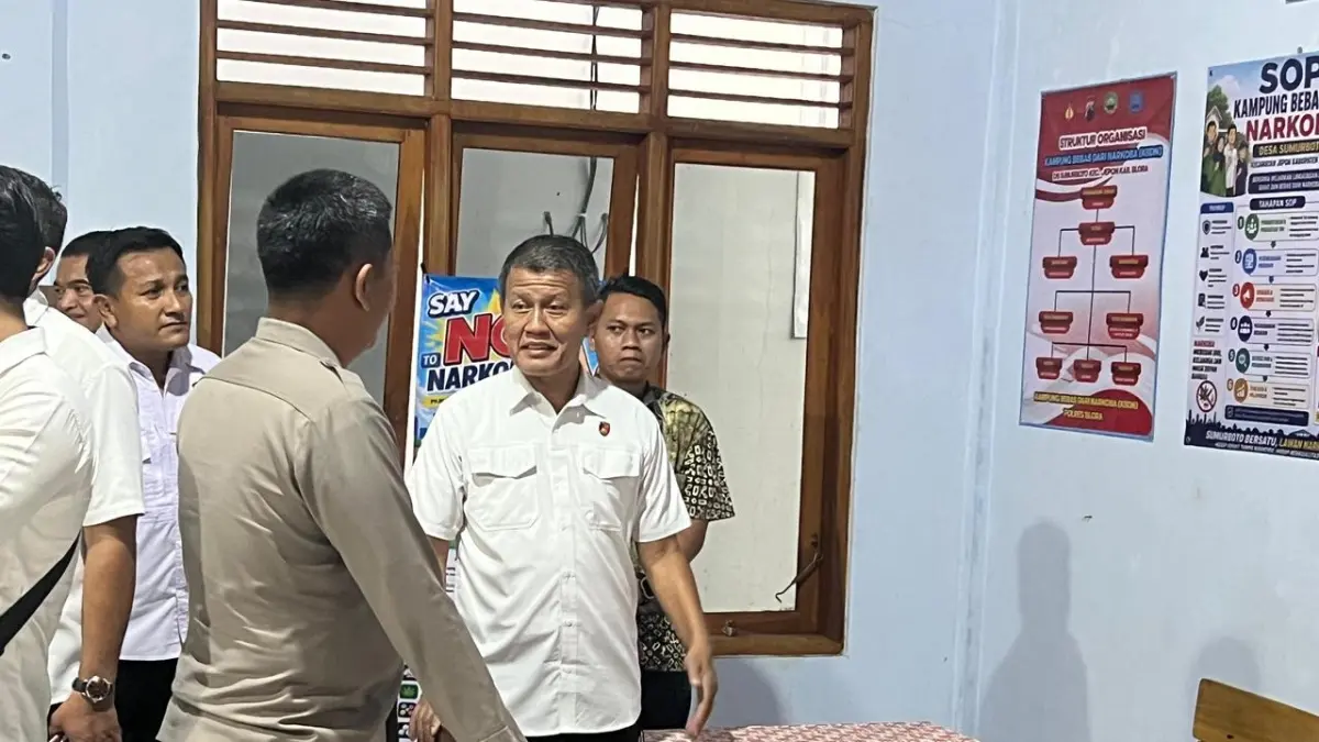 LAKUKAN PENILAIAN: Tim Ditresnarkoba Polda Jateng melakukan penilaian lapangan di Desa Sumurboto.