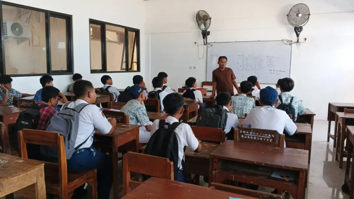 SPMB: SPMB SMAN/SMKN menyisakan jalur nilai prestasi akademik. Untuk jenjang SMAN, pendaftaram jalur tersebut dibuka pada 24-25 Juni mendatang. Sementara jenjang SMKN berlangsung 30 Juni - 1 Juli. (ISTIMEWA/RADAR BOJONEGORO)