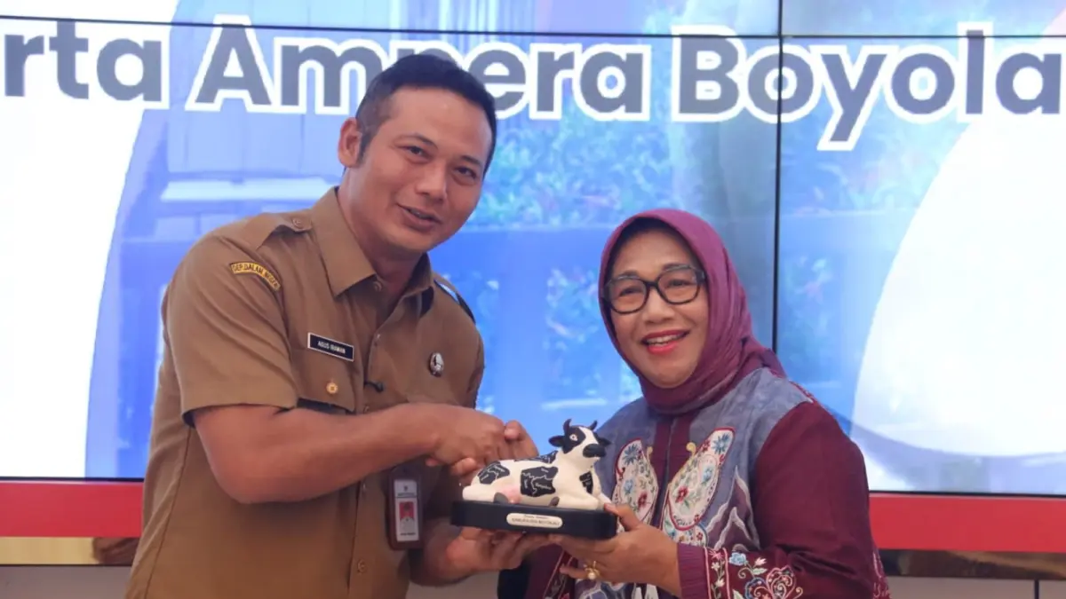 STUDI TIRU: Wakil Bupati Blora Sri Setyorini memimpin rombongan melakukan studi tiru ke Perumda Air Minum Tirta Ampera Kabupaten Boyolali. (IST./RDR.BJN)