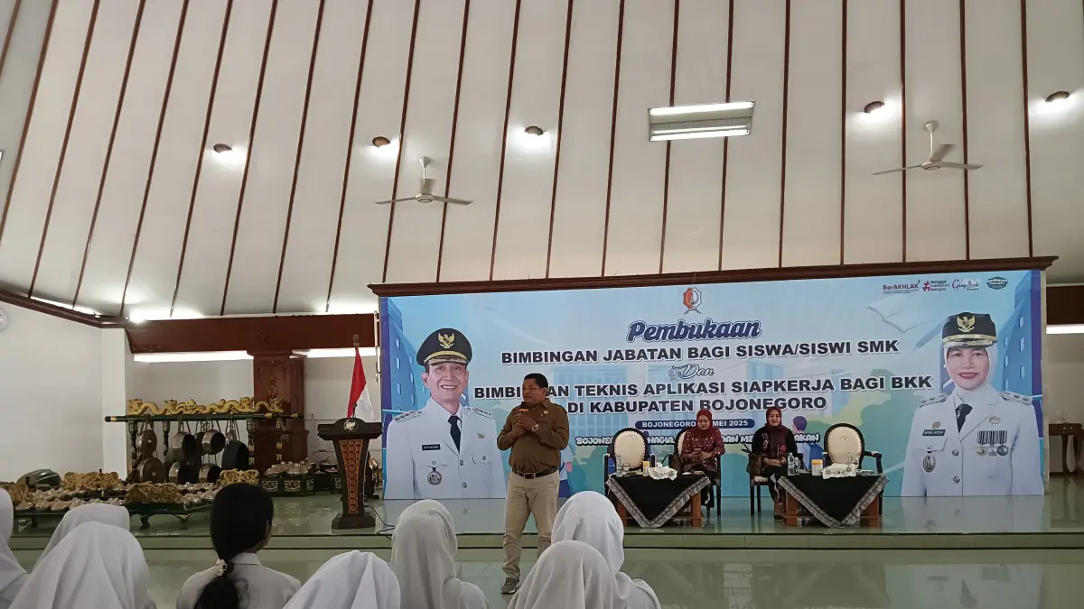 CALON TENAGA KERJA: Tingginya angka pengangguran masih menjadi PR Pemkab Bojonegoro. (ISTIMEWA/RADAR BOJONEGORO)