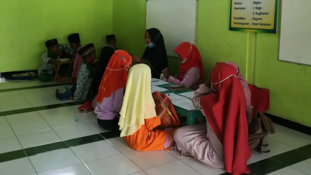 BELUM CAIR: Intensif marbot, modin, guru nonformal, dan takmir masjid di Bojonegoro belum cair.&nbsp;(DEWI SAFITRI/RADAR BOJONEGORO)