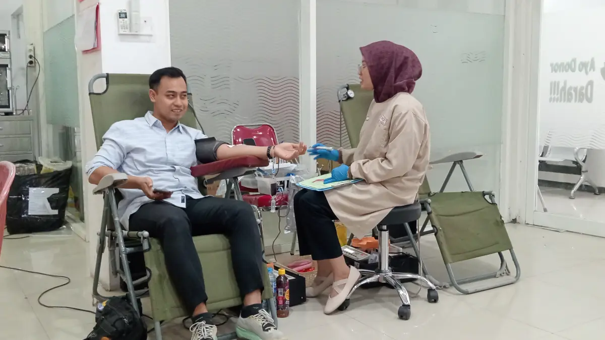 DONOR DARAH: UDD PMI Bojonegoro menemukan hepatitis B mendominasi penyakit menular yang terdeteksi saat donor darah. (YANA DWI KURNIYA WATI/RADAR BOJONEGORO)