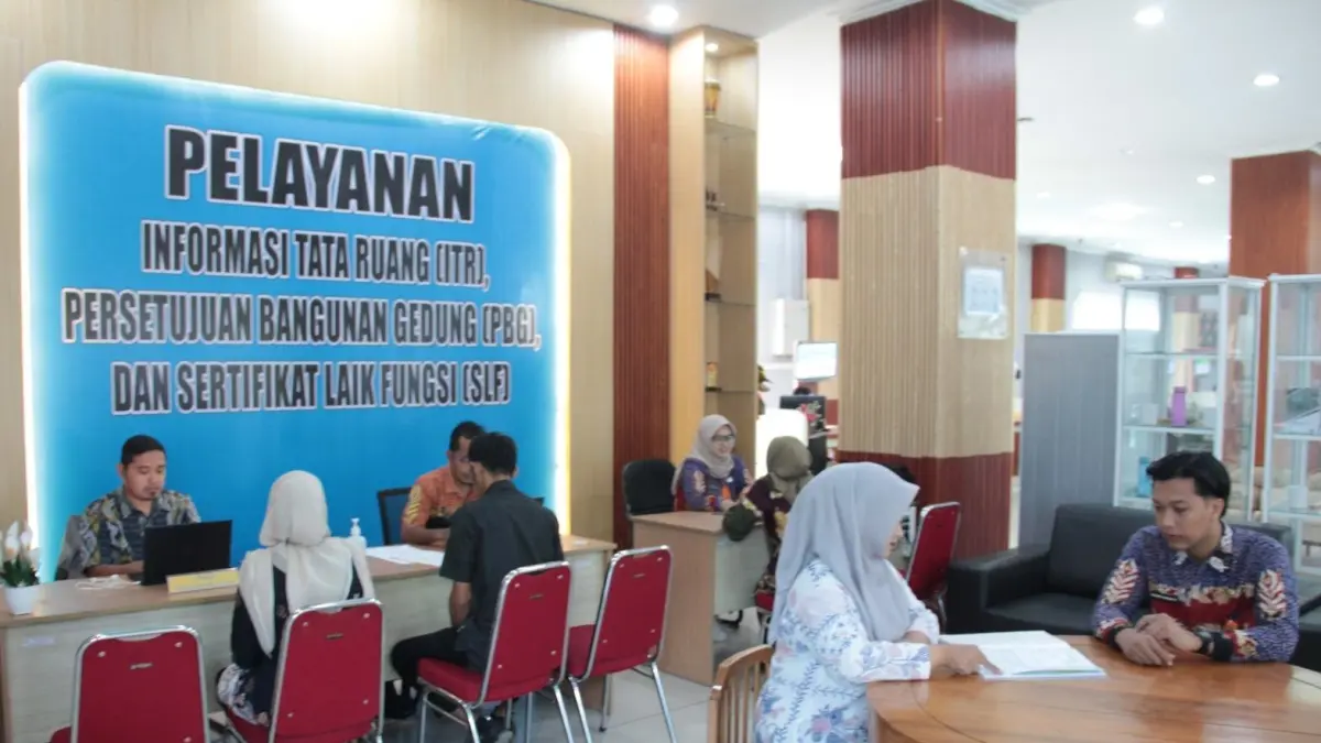 PELAYANAN: Mal Pelayanan Publik Bojonegoro berikan pendampingan pengurusan ITR, PBG, dan SLF dapat dilakukan di satu lokasi.