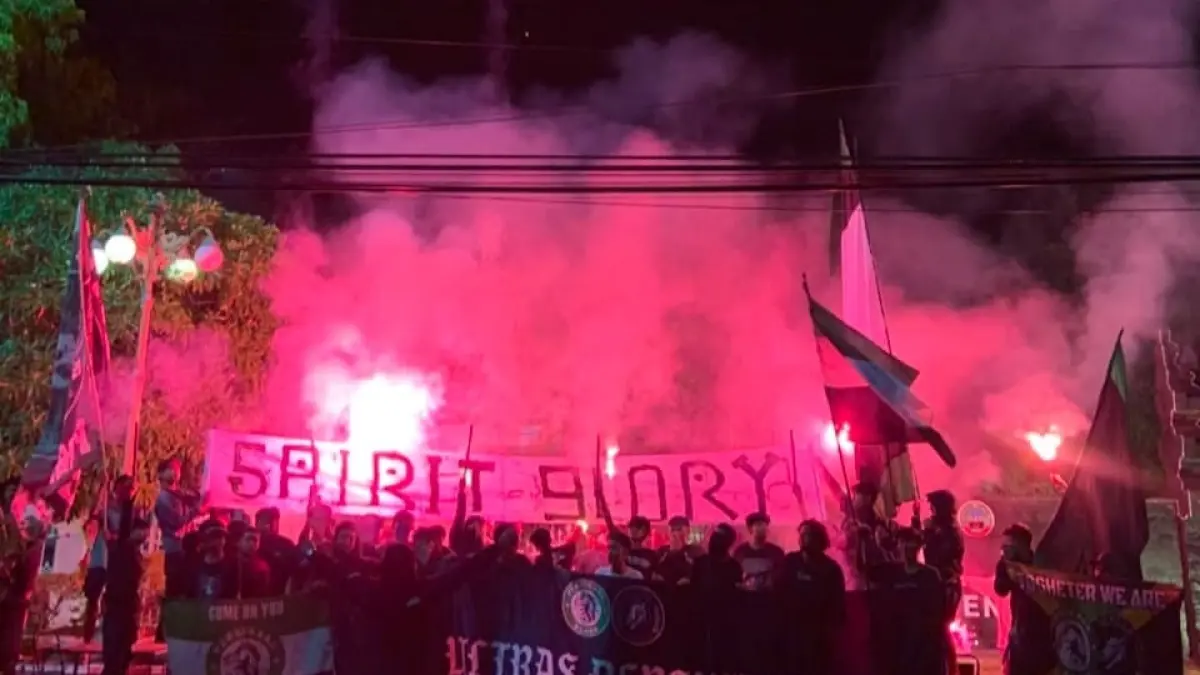 SUARAKAN ASPIRASI: Perayaan HUT ke-59 Persikaba Blora menjadi momentum bagi Ultras Persikaba menyuarakan aspirasi. (ACHMAD SYAEROYZI/RDR.BJN)