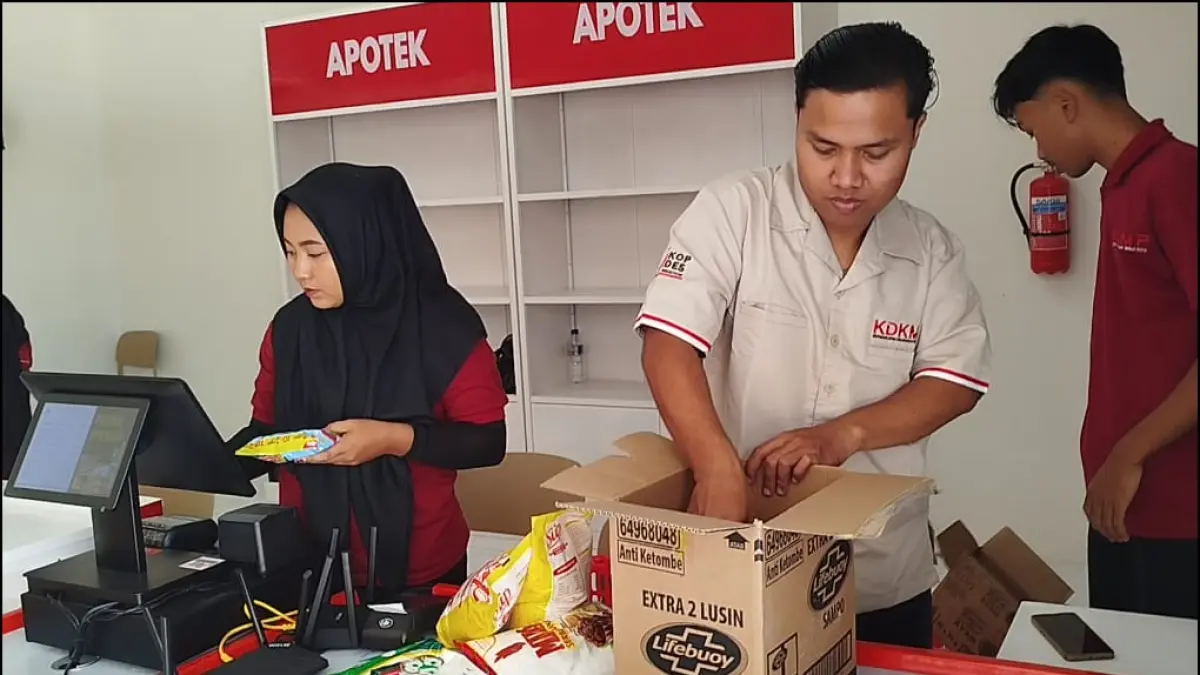 KDMP Blungun saat melayani pembeli.