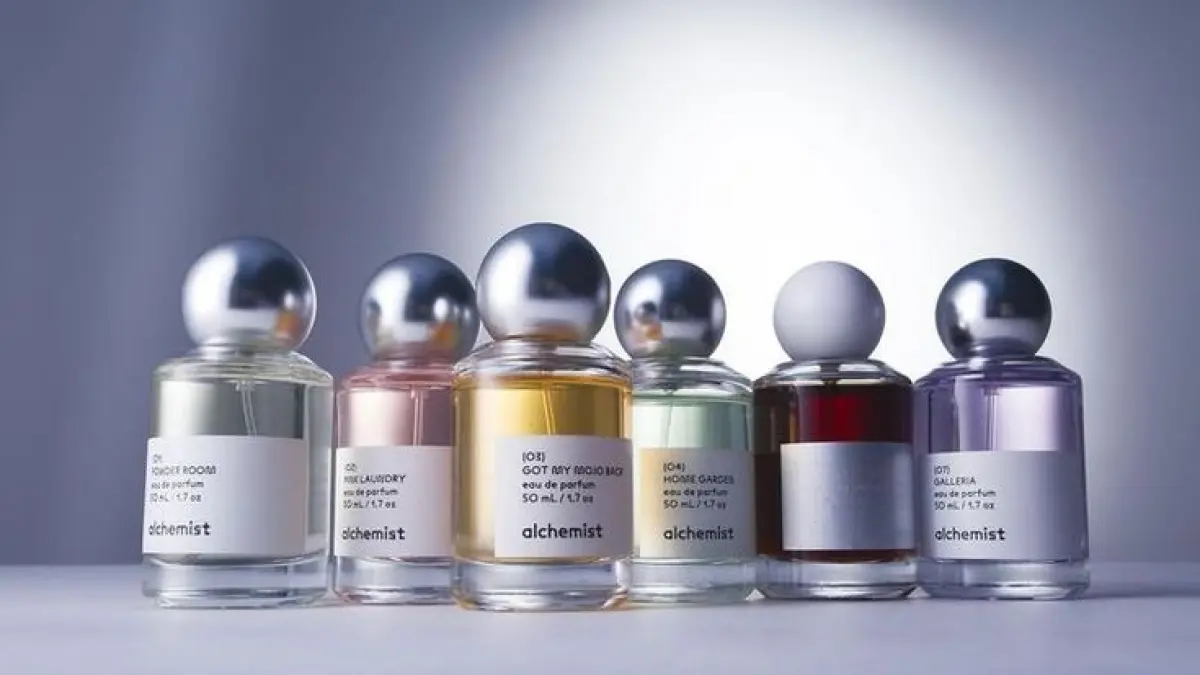 PARFUM(PINTEREST/FARHAN REZA/RADAR BOJONEGORO)