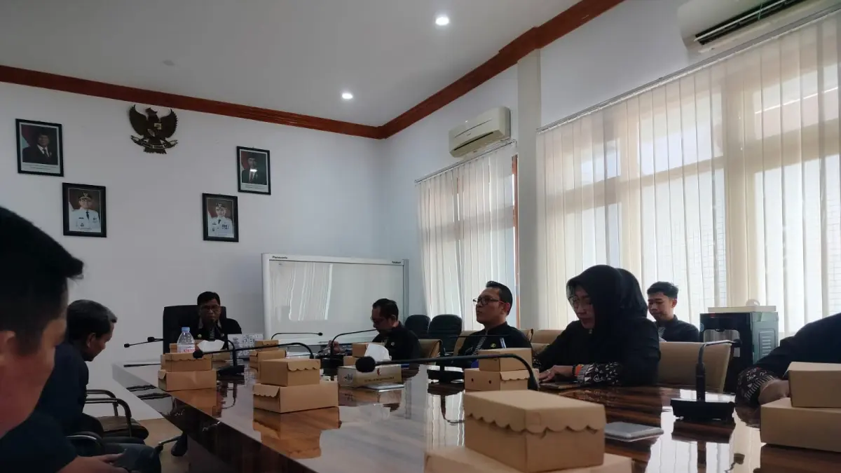 Audiensi pedagang pasar kota dengan Pemerintah Kabupaten (Pemkab) Bojonegoro. (M. IRVAN RAMADHON/RADAR BOJONEGORO)