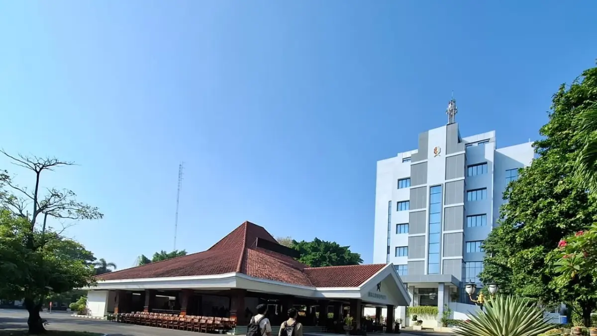 SEGERA CAIR : DBH SDA Rp 188,4 miliar akan segera dicairkan. Pendapa Malawapati dan gedung Pemkab. (DEWI/RADAR BOJONEGORO)
