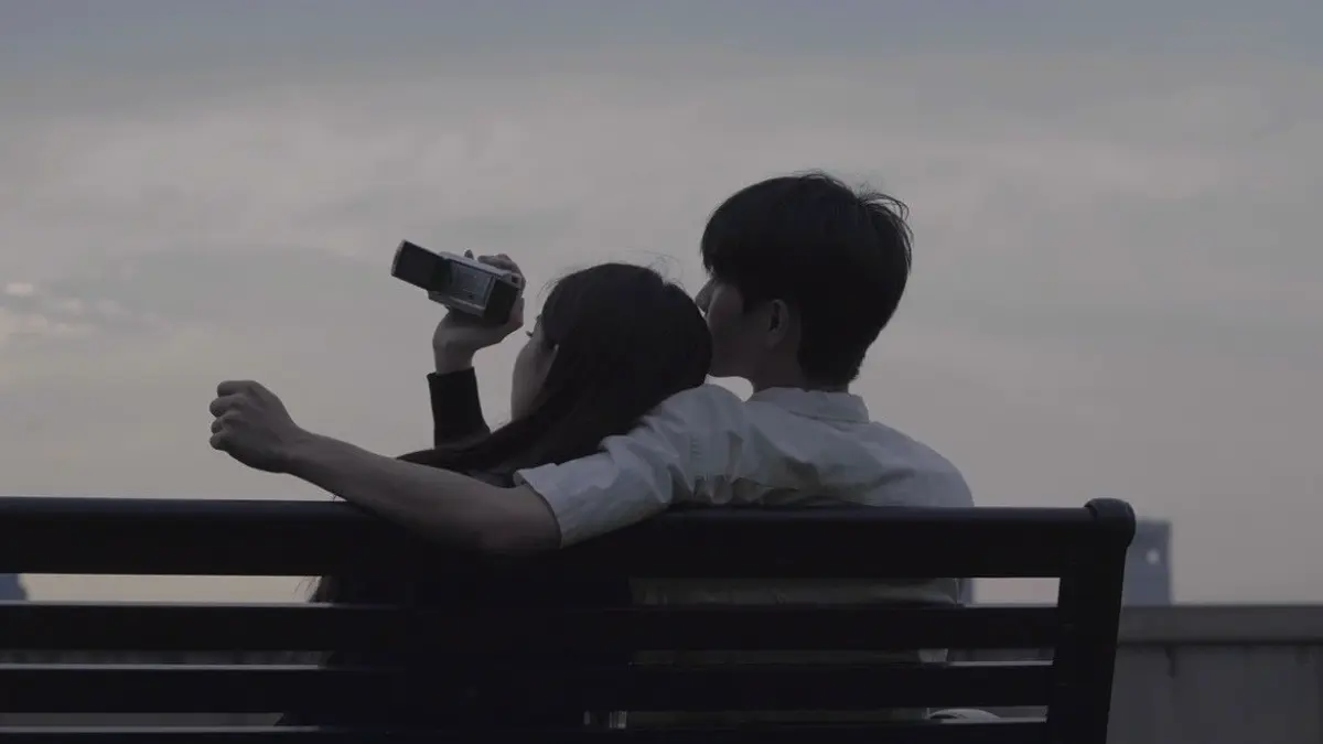 Moment dua pasangan yang duduk bersama. (Pinterest/RADAR BOJONEGORO)
