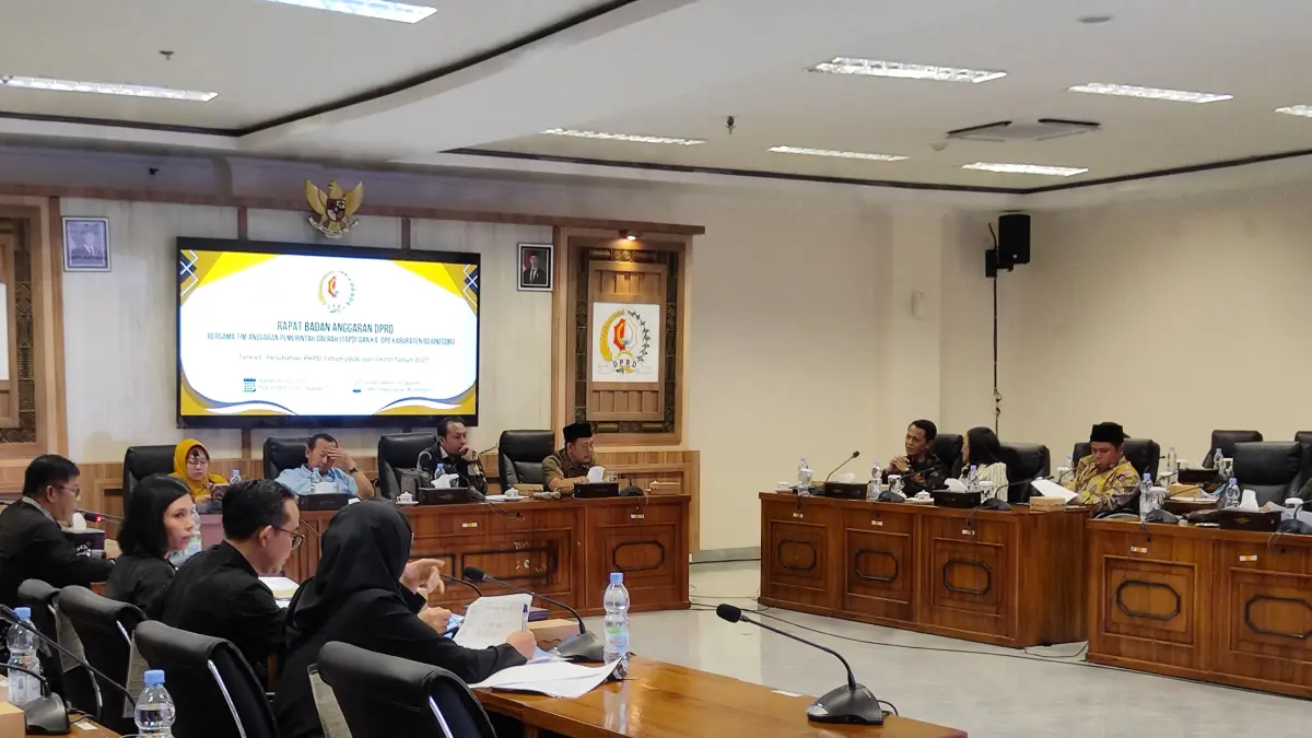 BAHAS ANGGARAN: DPRD membahas Perubahan APBD 2026 dan RAPBD 2027. APBD tahun depan diproyeksikan turun dibanding 2026. (ANDHIKA FERIAWAN/RADAR BOJONEGORO)
