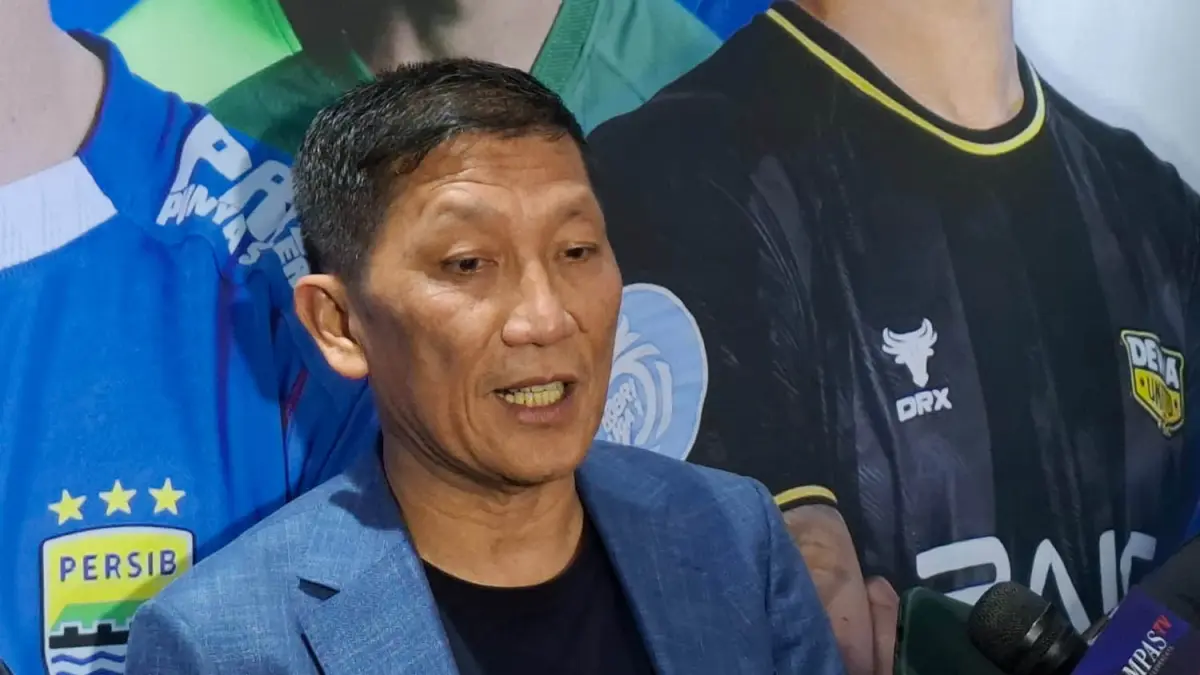 Direktur Utama I.League, Ferry Paulus berbicara mengenai kemungkinan duel Persija vs Persib di JIS dalam Super League 2025/2026. (Dimas Ramadhan/JawaPos.com)