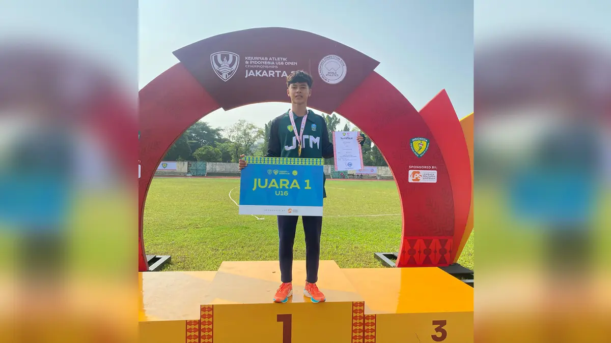 AMANKAN DUA MEDALI: Mohamad Rizky Tri Nugroho berhasil meraih medali emas dan perak kejurnas atletik.(ISTIMEWA/RADAR BOJONEGORO)