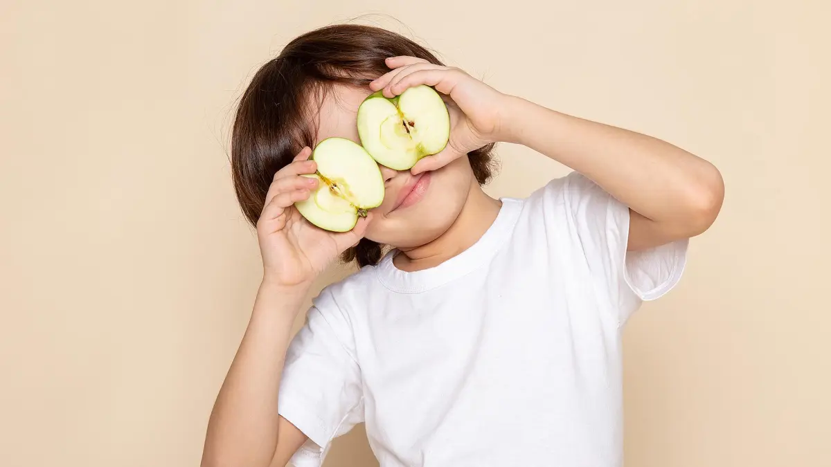 Buah-buahan memegang peran penting untuk mendukung tumbuh kembang anak secara optimal. (MAGNIFIC/ANDHIKA FERIAWAN/RADAR BOJONEGORO)