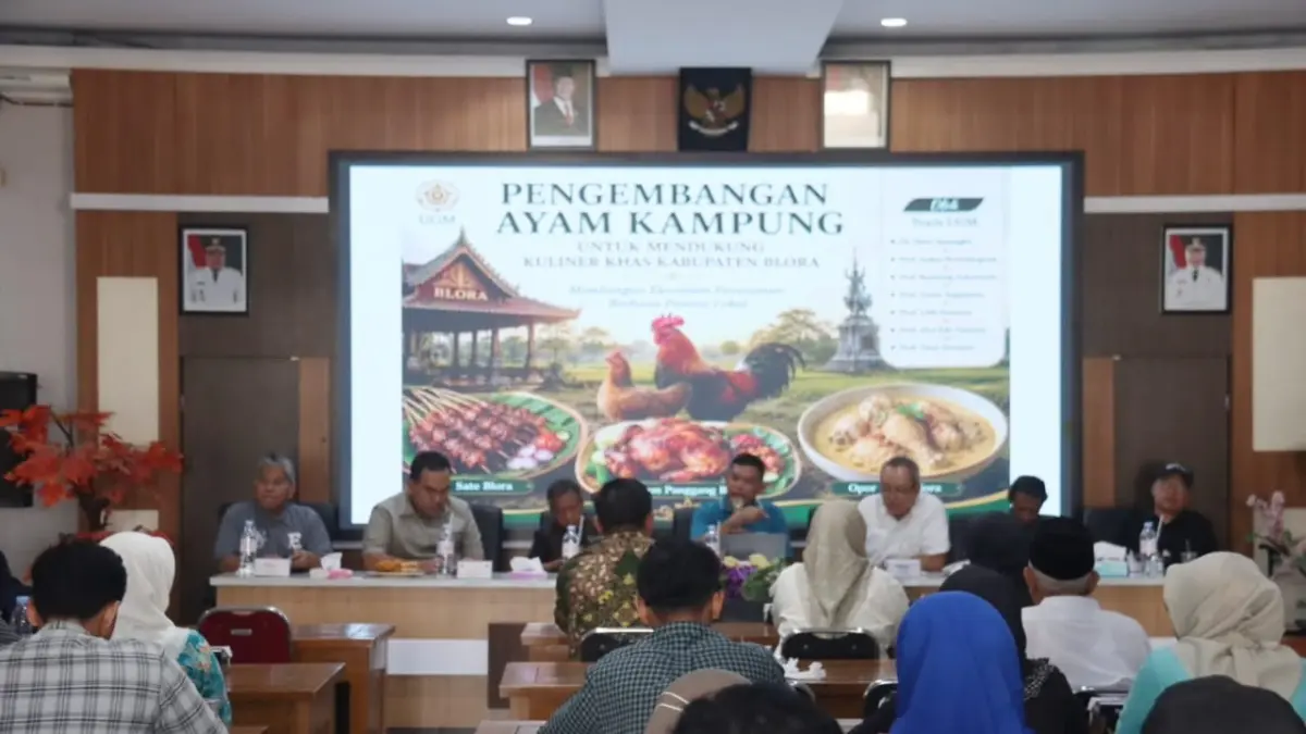 BERI FASILITAS: Selain membagikan bibit ternak, Pemkab Blora menggandeng UGM untuk menyusun ekosistem peternakan rakyat yang terintegrasi. (IST./RDR.BJN)