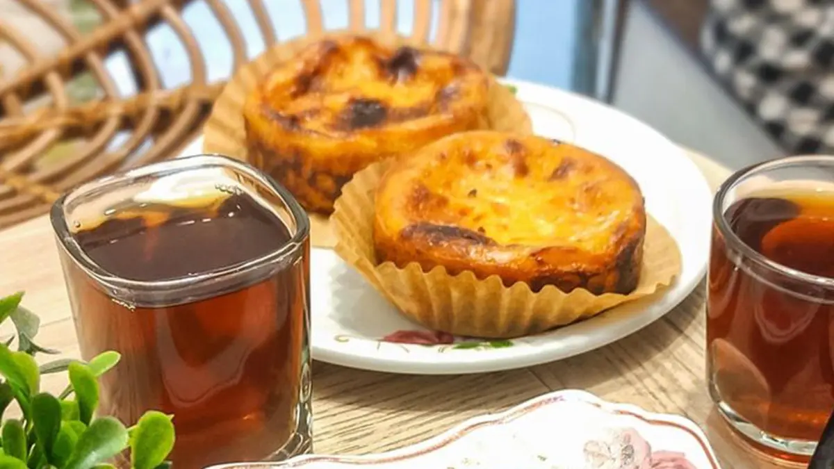 Kue Lumpur Bakar, jajanan tradisional yang kembali digemari masyarakat. (PINTEREST/ANDHIKA FERIAWAN/RADAR BOJONEGORO)