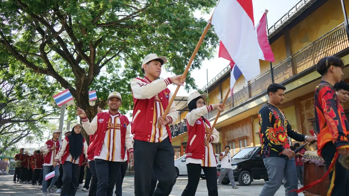 Sepuluh mahasiswa yang akan diberangkatkan telah menyiapkan berbagai penampilan kesenian tradisional khas Kabupaten Bojonegoro. (UNIGORO FOR RADAR BOJONEGORO)