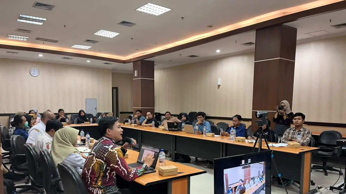 DISKUSI: Idfos Indonesia menggelar Diskusi Reboan tentang pekerja anak kemarin (29/7), persoalan anak di Bojonegoro cukup komplek, mulai anak tidak sekolah, pernikahan dini, hingga pekerja anak.&nbsp;(MUHAMMAD SUAEB/RADAR BOJONEGORO)