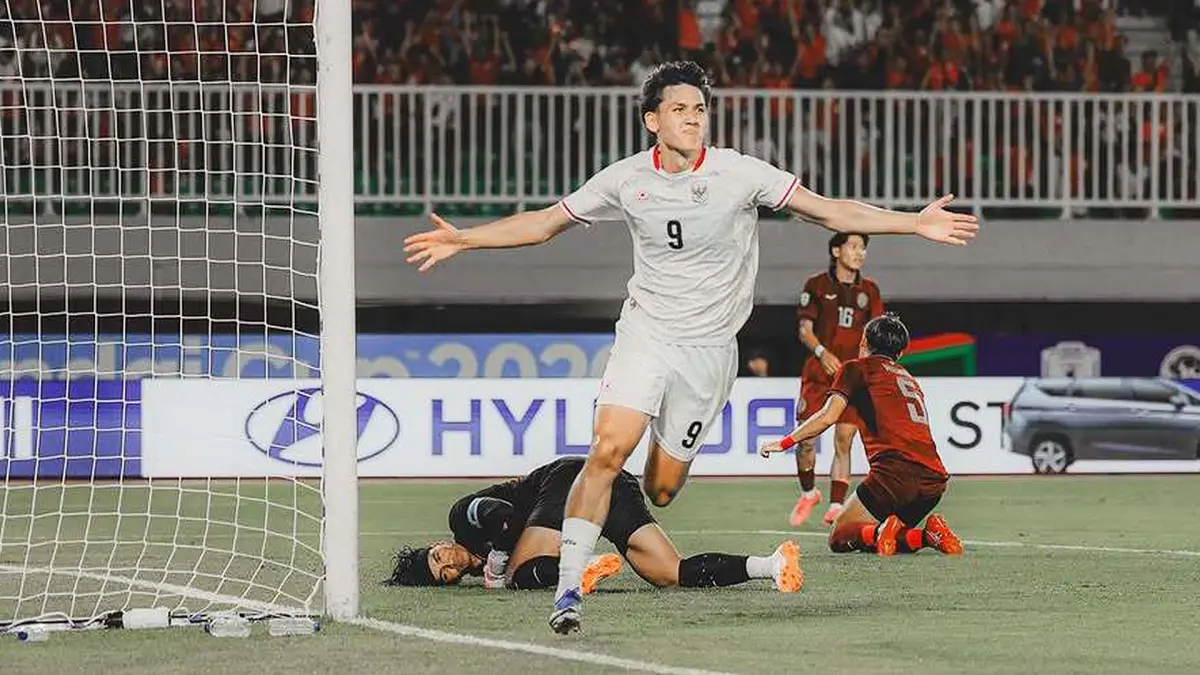 Baker kini kokoh di puncak daftar pencetak gol sementara dengan koleksi empat gol. (PINTEREST/ANDHIKA FERIAWAN/RADAR BOJONEGORO)