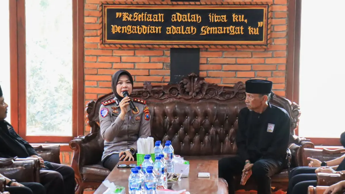 SILATURAHMI: Kapolres Bojonegoro AKBP Yenni Diarty silaturahmi ke Padepokan PSHT Bojonegoro, Selasa (4/8/2026). (IST/RDRBJN)