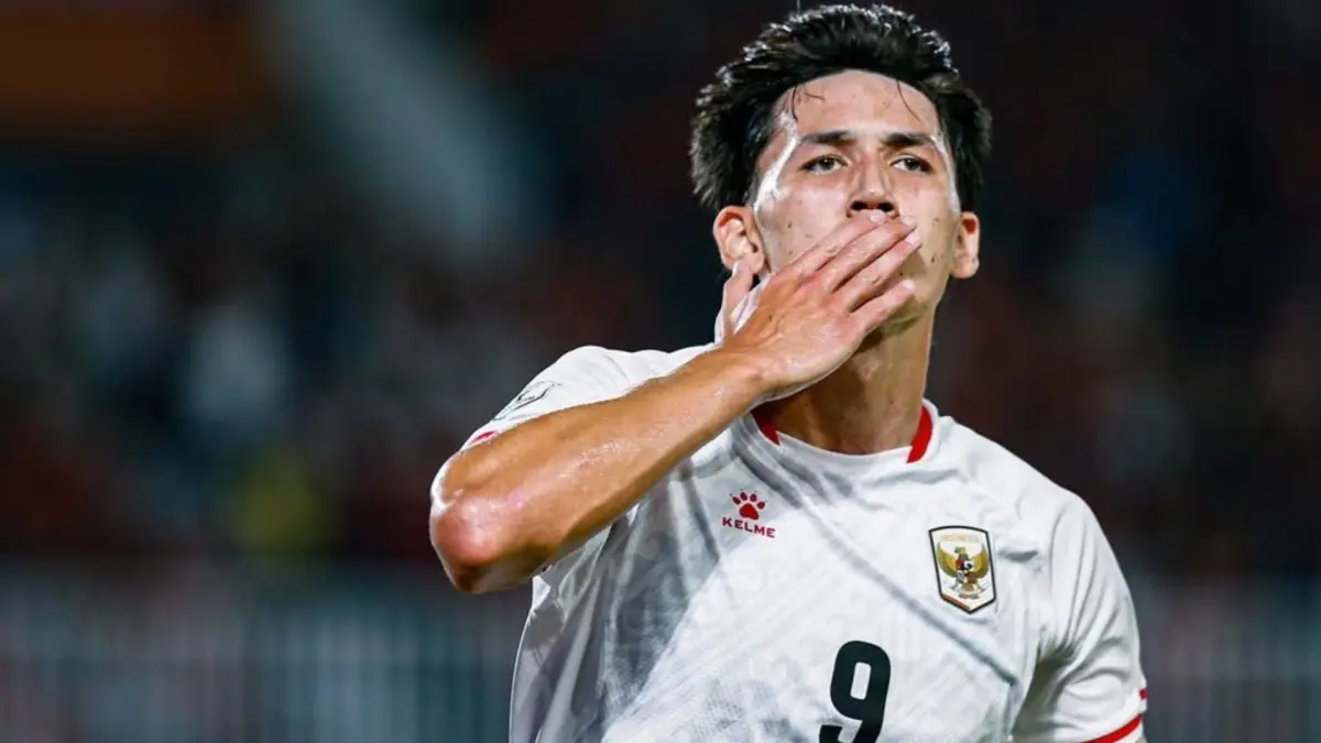 Mitchell Baker diharapkan dapa tampil maksimal melawan Singapura di laga lanjutan Piala AFF 2026. (ISTIMEWA/ANDHIKA FERIAWAN/RADAR BOJONEGORO)