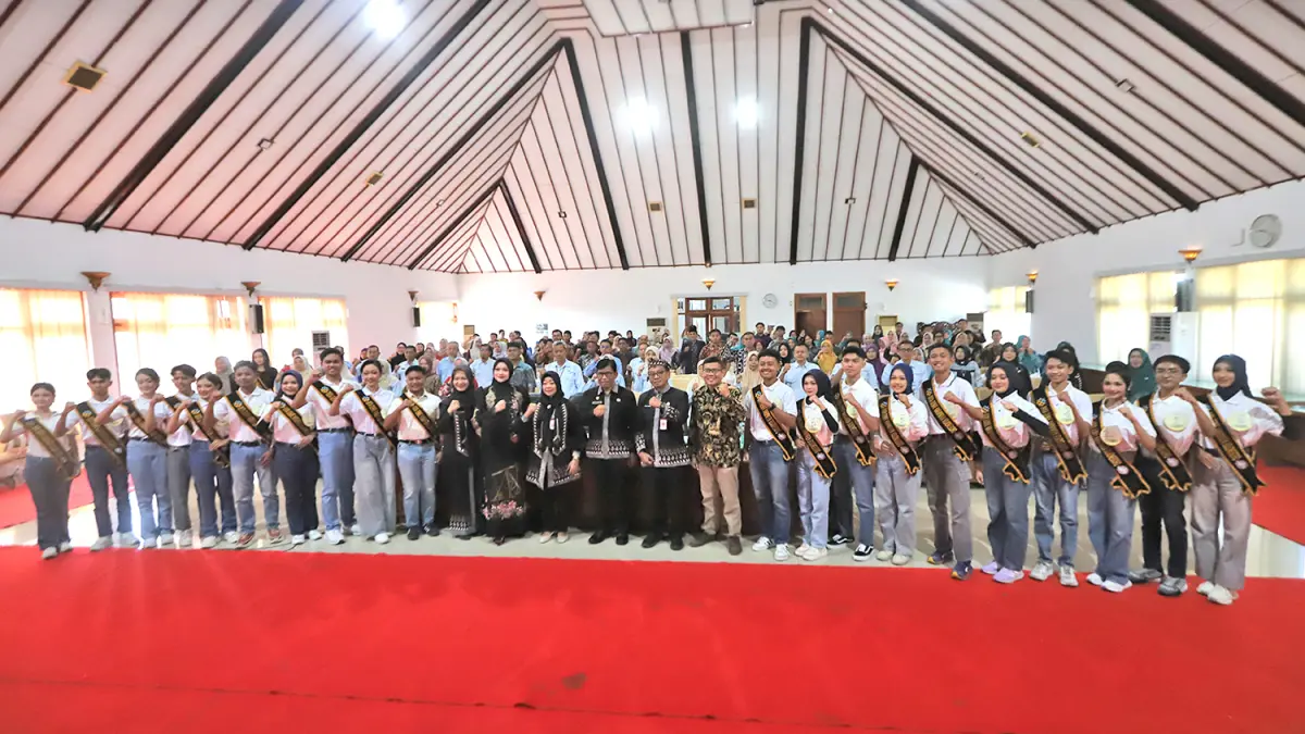 SIAPKAN GENERASI UNGGUL: DP3AKB Bojonegoro sukses menggelar pemilihan Duta GenRe Bojonegoro 2026 di 
Gedung Angling Dharma, kemarin (6/8). 