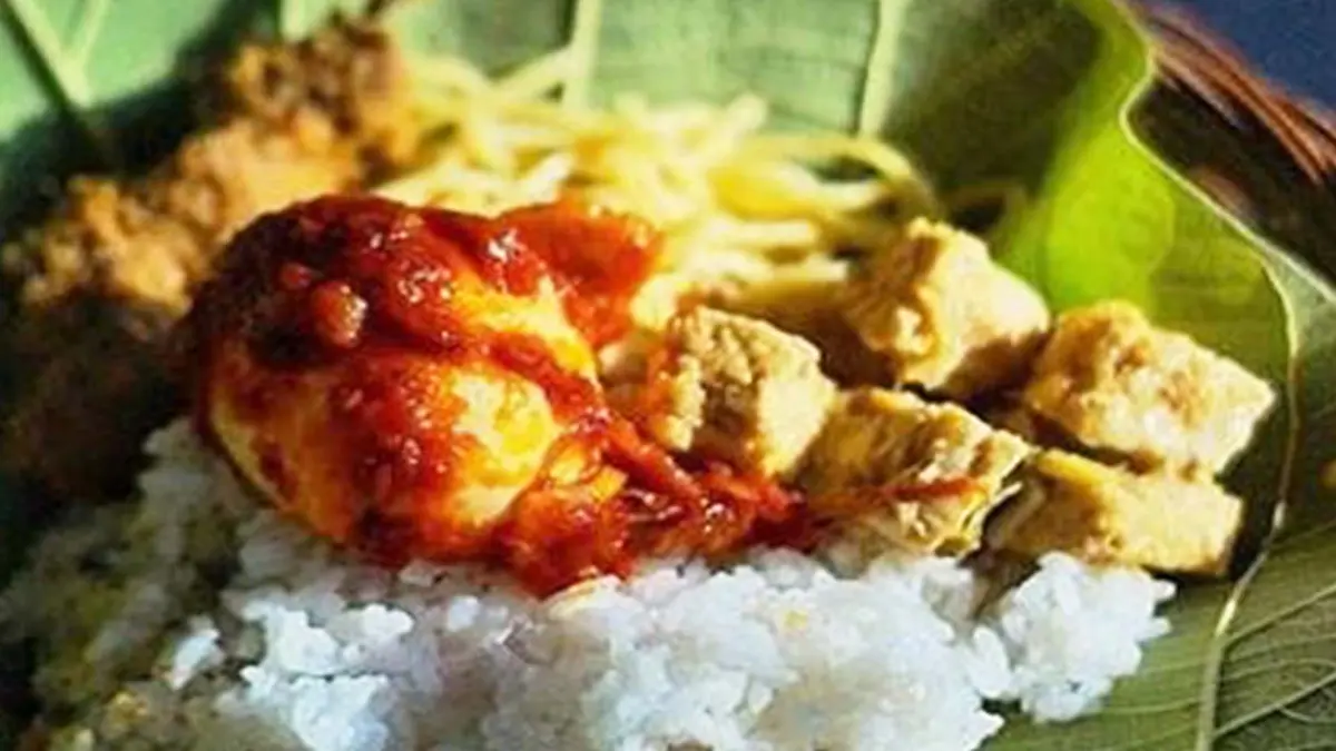 Asal usul Nasi Buwuhan Khas Bojonegoro yang tak banyak orang tau. (PINTEREST/ANDHIKA FERIAWAN/RADAR BOJONEGORO)